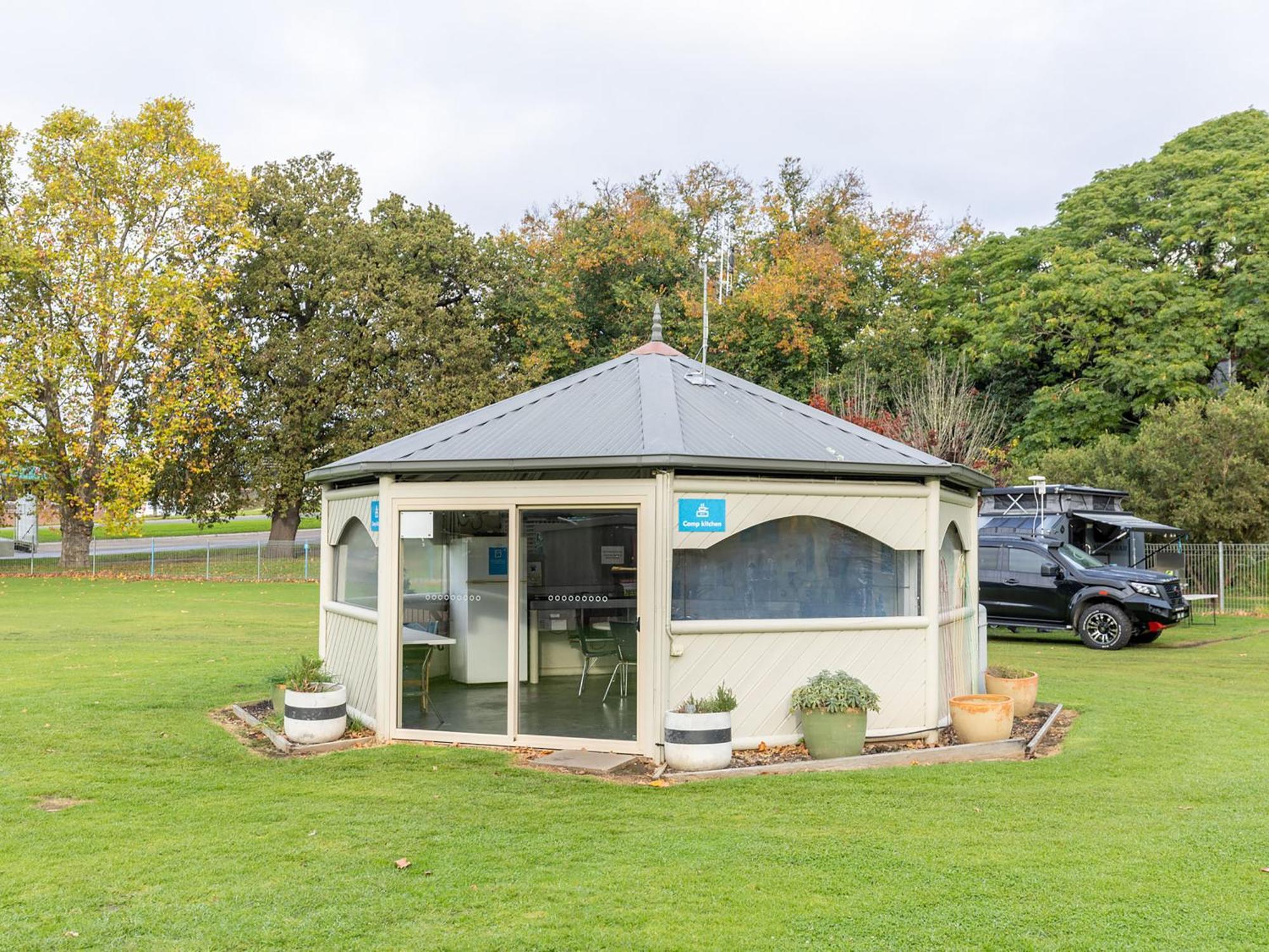 Nrma Bairnsdale Riverside Holiday Park Zewnętrze zdjęcie